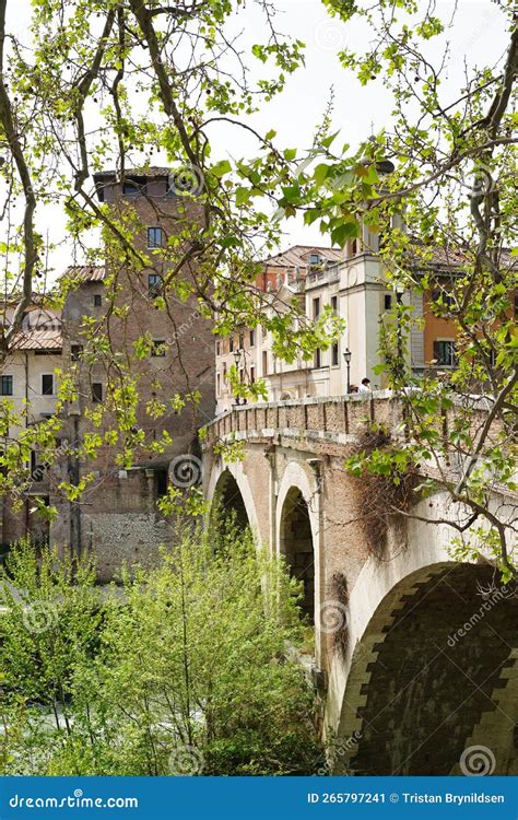 Ponte Fabricio, the Oldest Bridge in Rome, Built in 62BC Stock Image - Image of historic, rome ...