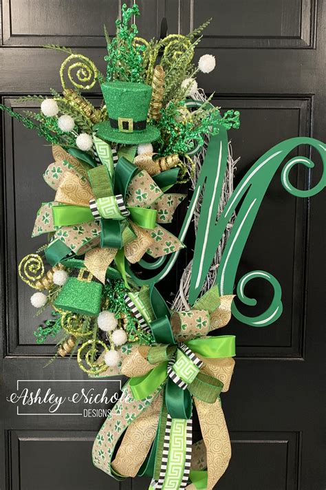 St. Patricks Day Initial Wreath | St patrick's day crafts, St patrick's ...