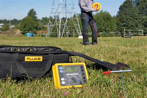 Fluke 1623-2 GEO Earth Ground Resistance Meter | Fluke