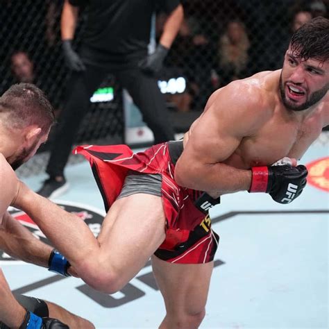 Arman Tsarukyan Powerful Kick Inside Octagon Wallpaper | Background ...