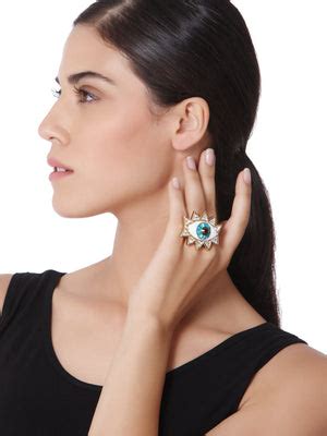 Valliyan by Nitya Arora