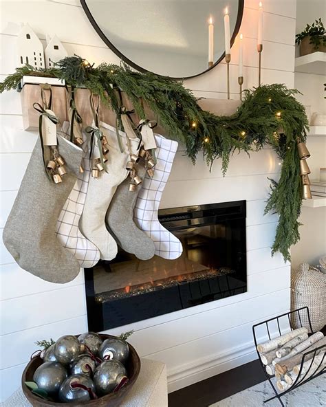 DIY Holiday Mantle Garland – Melissa Braedley | Christmas garland ...