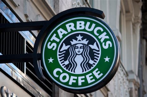 Starbucks Ups Work From Office Mandate to Four Days Under CEO Niccol’s ...