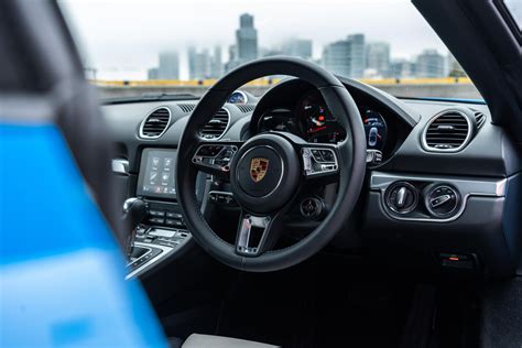 2024 Porsche 718 Boxster review - Tesual.com