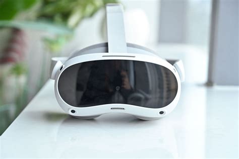 PICO 4 VR一体机首发上手，画质清晰更易佩戴|设计_新浪新闻