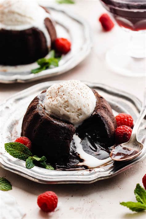 Molten Lava Cake Chocolate Lava Cake