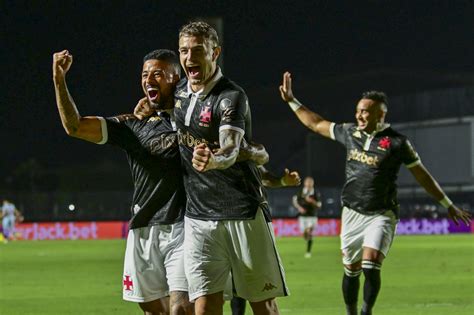 A Noite Perfeita: Vasco 5 x 1 Coritiba - Fim de Jogo