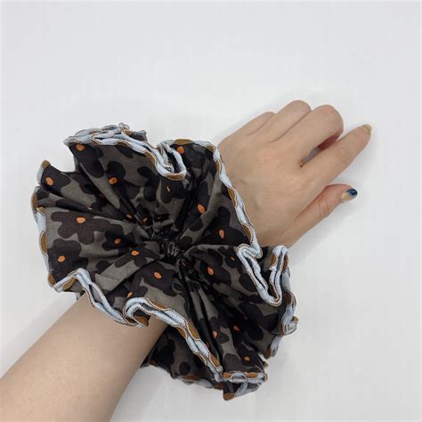 MiKO 29-BIG（Flower-KHK）scrunchie | anonyme