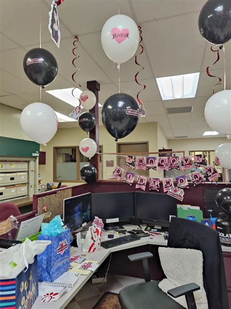 Coworker-approved coworker birthday desk decorations to celebrate in ...
