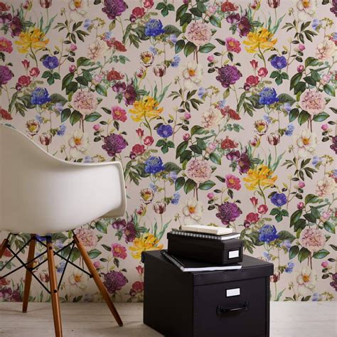 Jette floral wallpaper in green and pink matt non-woven wallpaper light ...