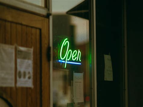 Download wallpaper 1600x1200 open, sign, neon, showcase standard 4:3 hd ...