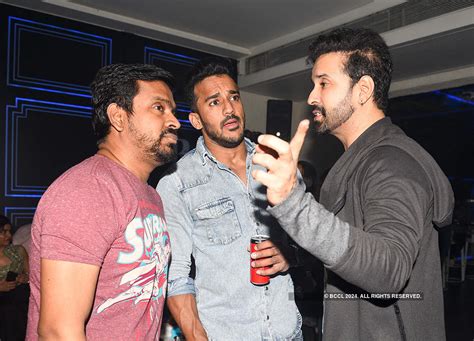 Mushtaq Sheikh, Rohit Reddy and Aamir Ali exchange notes during Pearl V ...