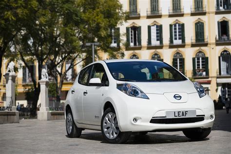Women Now Buying One-Third Of All Nissan Leaf Electric Cars