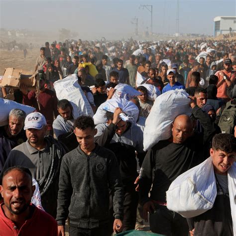 Why Israel’s Chaotic New Food Program in Gaza Has Turned So Deadly - WSJ