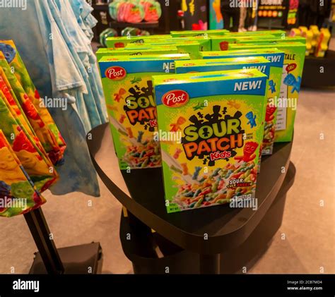 Sour patch kids cereal hi-res stock photography and images - Alamy
