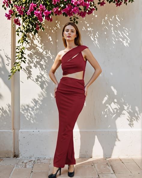 Buy Maroon Dresses for Women by Shein Online | sheinindia.in