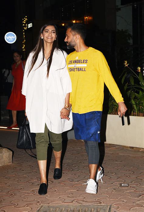 Photos of celebrity outings Pics | Photos of celebrity outings Photos ...