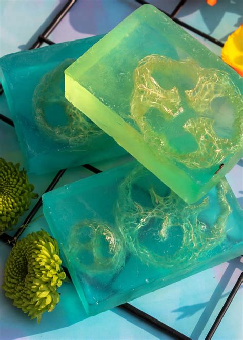 Get Kafir Lime Luxury Loofah Soap (Pack of 1)- 200g at ₹ 299 | LBB Shop