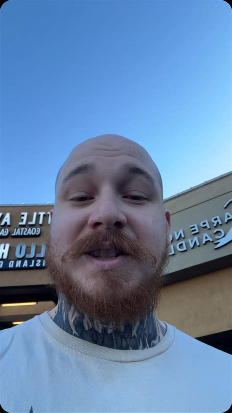 Jurassic | It’s time to be a wizard @lainabearrknee @angela_mazzanti #wizard #💨 #🍃 #time #🍯 #🧙‍♂ ...