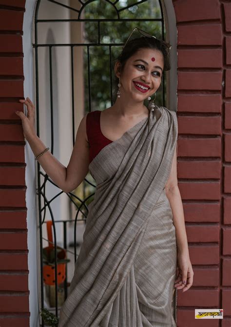 Handwoven Pure Matka with Jamdani Woven Butas – Amrapali Boutique