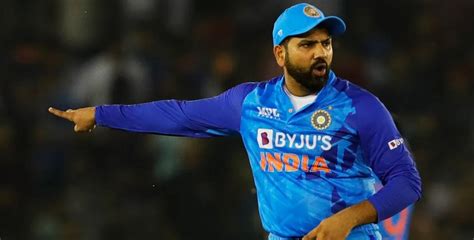 BAN vs IND: Rohit Sharma Abuses Washington Sundar, Fans Label Him IPL Fraud