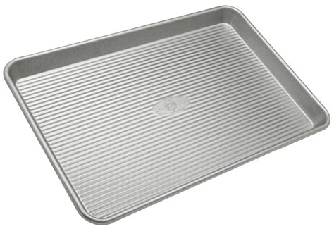 Differences Between Jelly Roll Pans, Cookie Sheets And Baking Sheets ...