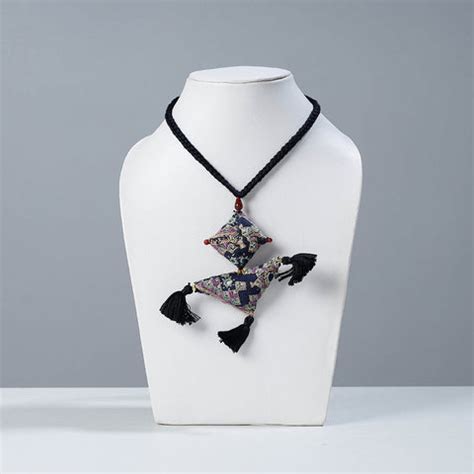 Buy Traditional Kutch Embroidery Necklaces | iTokri