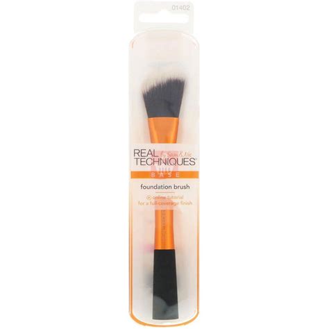 Real Technique Foundation Brush – PRETTYCOSMO & BEAUTY