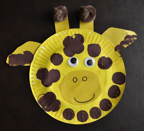 Paper Plate Giraffe ~ She's Crafty