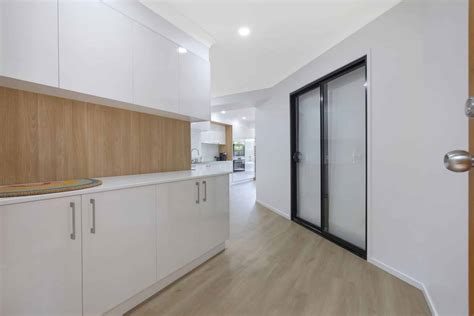 Natural Oak Vinyl Plank - Homely Flooring