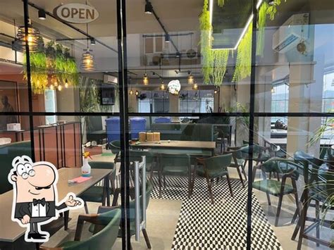 La Pino'z Pizza - The Statue of Unity SOU La Pino'z Pizza near SOU ...