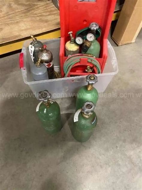 Portable Acetylene Gas Torch with 3 Sets of Bottles (1). | AllSurplus
