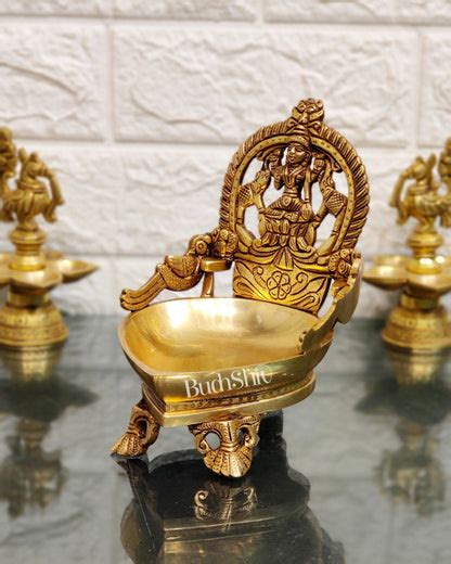 Buy Gajalakshmi Brass Oil lamp 7" - Budhshiv.com