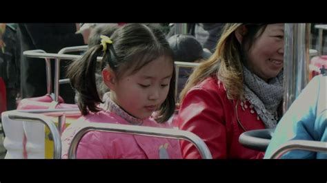 女儿 （淳于珊珊 / 牛犇） 孝顺女孩拉车去上海给父亲治病 - YouTube