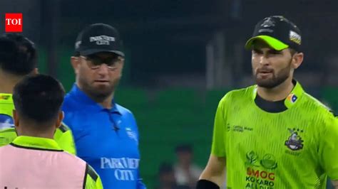 'Umpires ne bola side ho jaayein': First-hand account of PSL ball ...