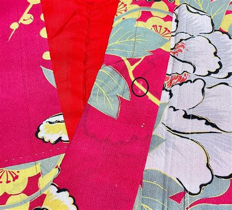 牡丹と梅＊ 大柄アンティーク 卒業式 袴 紅色 ルビーレッド アンティーク小紋着物 A483 | kimono tento