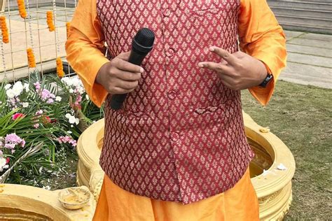 Anchor Aman and Reetika - Entertainment - Pune University - Weddingwire.in