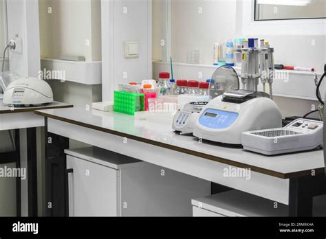 Biotech Laboratory 的图像结果