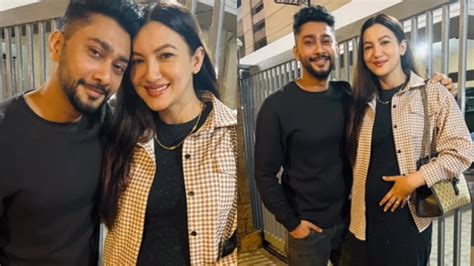 Gauhar Khan flaunts baby bump on dinner date with Zaid Darbar, shares ...