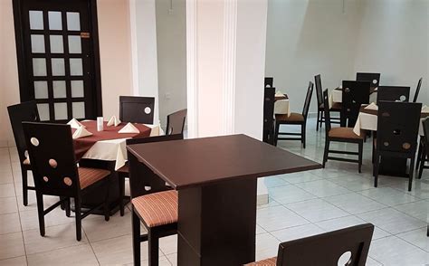 THE LION INN (Freetown) - Hotel Reviews & Photos - Tripadvisor