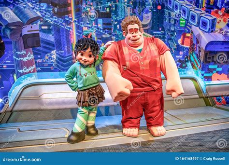 Vanellope Von Schweetz and Wreck it Ralph Editorial Photography - Image ...