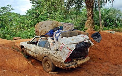 17 Pictures Of Beat-Up Cars Owners Refuse To Take To A Mechanic