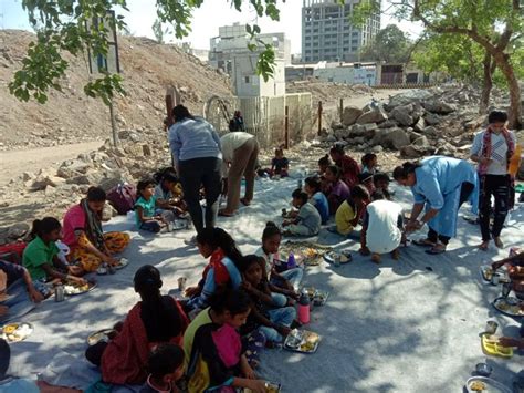 The best sevayagna of food from study for 300 bhulkas of Rajkot slums!