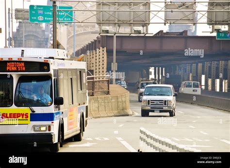 Q32 Bus, Rush hour traffic on the Ed Koch Queensboro 59th Street Bridge ...