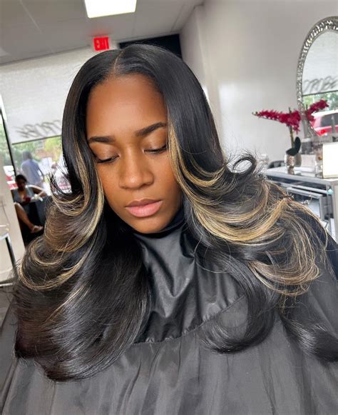 10 Stunning Black Hair Blonde Highlights That Offer You A Perfect Contrast