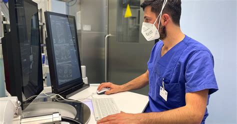 Barmherzige Brüder Regensburg: Neues Therapieverfahren mit Ultraschall ...