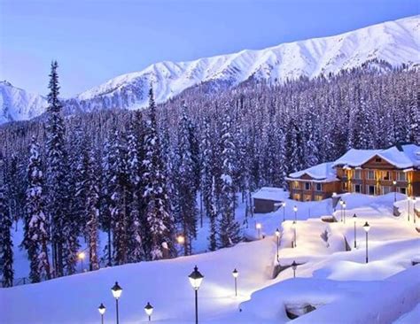 5 Dazzling Snowfall Experience in India - lifeberrys.com