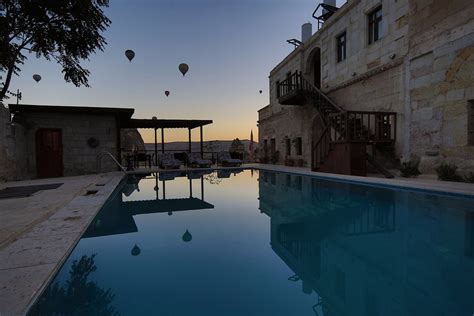 ShoeString Cave House Shuttle Bus Service: Pictures & Reviews - Tripadvisor