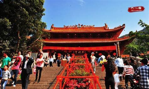 重庆最大的寺庙，香火很旺，活动很多，官方宣传很到位_华岩寺