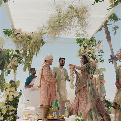 VOGUE India: Women's Magazine for Beauty, Fashion, Lifestyle ...